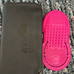 Sigma Beauty Spa Brush Cleaning Mat with Dry and Shape Black Case